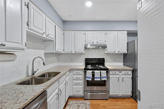 2039 Kentmore Lane, Chesterfield, MO 63017