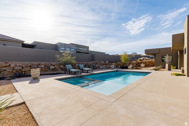 2205 W RESERVE CIR, St. George, UT 84770