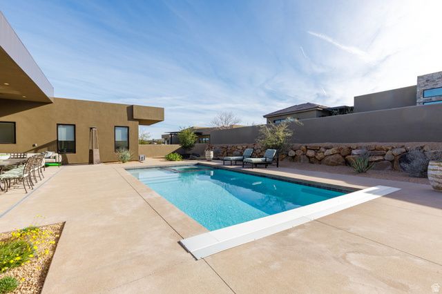 2205 W RESERVE CIR, St. George, UT 84770