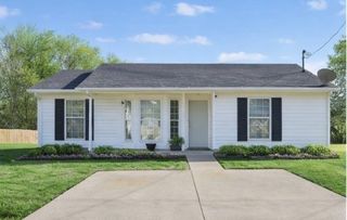 1135 Keith Ave, Oak Grove, KY 42262