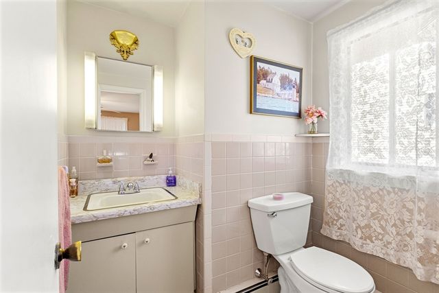 15 Barnes Circle, Salem, MA 01970