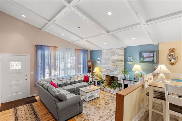 15 Barnes Circle, Salem, MA 01970