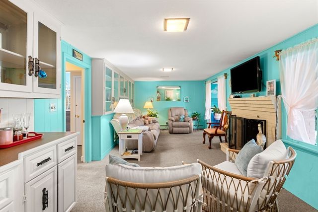 15 Barnes Circle, Salem, MA 01970