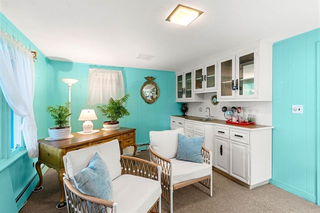 15 Barnes Circle, Salem, MA 01970