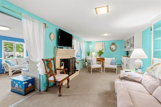 15 Barnes Circle, Salem, MA 01970