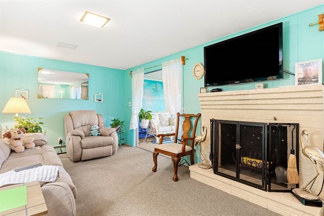 15 Barnes Circle, Salem, MA 01970