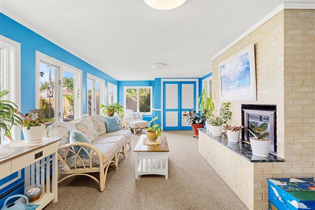 15 Barnes Circle, Salem, MA 01970