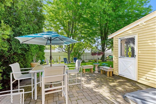 15 Barnes Circle, Salem, MA 01970