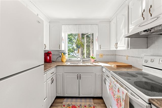 15 Barnes Circle, Salem, MA 01970