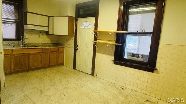 3923 Gravois Avenue, St Louis, MO 63116