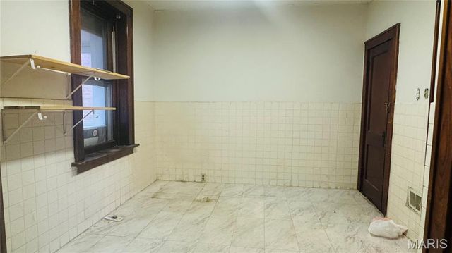 3923 Gravois Avenue, St Louis, MO 63116