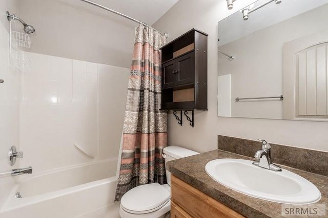 2221 Frontier Drive, Idaho Falls, ID 83406