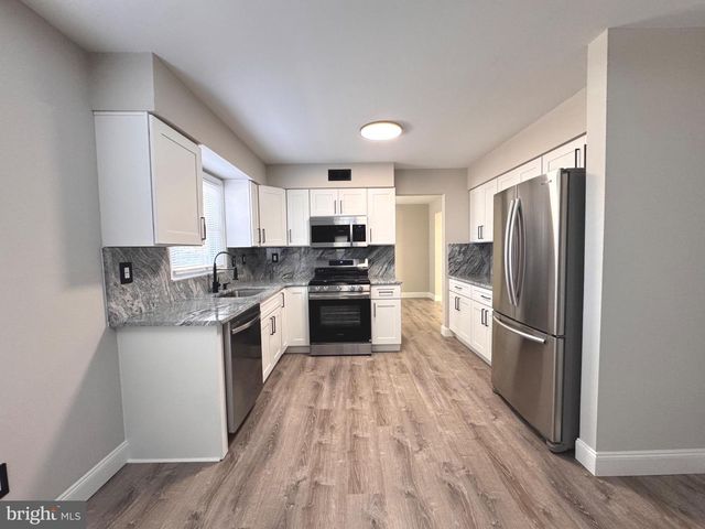 8 FRAMINGHAM RD, Edgewater Park Twp, NJ 08010