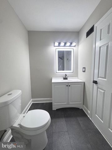 8 FRAMINGHAM RD, Edgewater Park Twp, NJ 08010