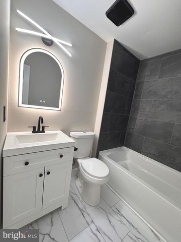 8 FRAMINGHAM RD, Edgewater Park Twp, NJ 08010