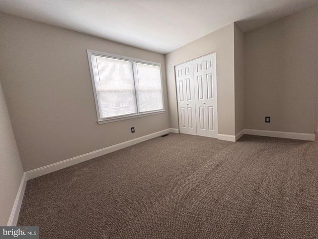 8 FRAMINGHAM RD, Edgewater Park Twp, NJ 08010