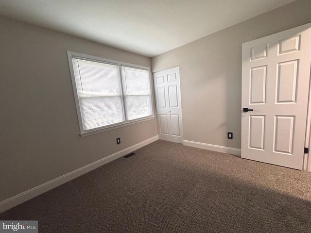 8 FRAMINGHAM RD, Edgewater Park Twp, NJ 08010