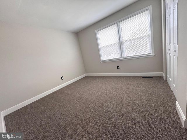 8 FRAMINGHAM RD, Edgewater Park Twp, NJ 08010