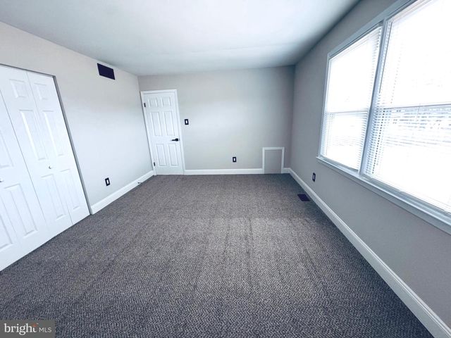 8 FRAMINGHAM RD, Edgewater Park Twp, NJ 08010