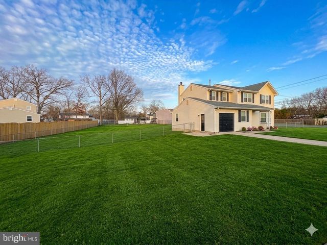 8 FRAMINGHAM RD, Edgewater Park Twp, NJ 08010