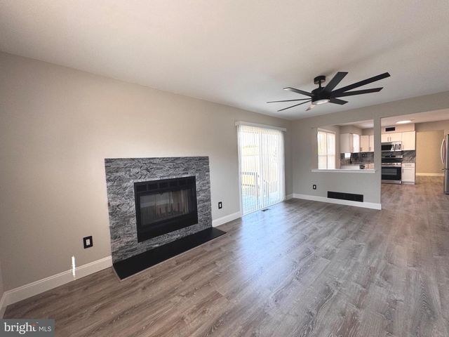 8 FRAMINGHAM RD, Edgewater Park Twp, NJ 08010