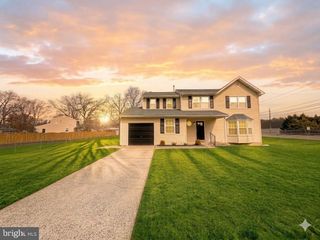 8 FRAMINGHAM RD, Edgewater Park Twp, NJ 08010