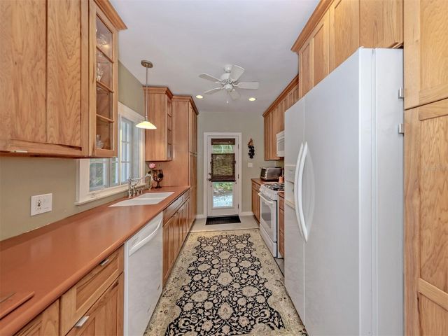 628 GRANADA AVENUE, Venice, FL 34285