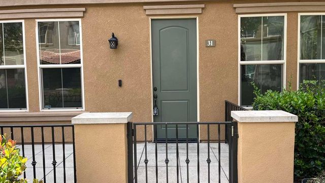 10710 Canyon Grove Trail 31, San Diego, CA 92130