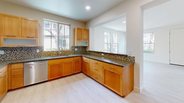 10710 Canyon Grove Trail 31, San Diego, CA 92130