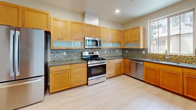 10710 Canyon Grove Trail 31, San Diego, CA 92130