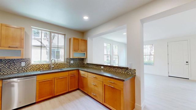10710 Canyon Grove Trail 31, San Diego, CA 92130