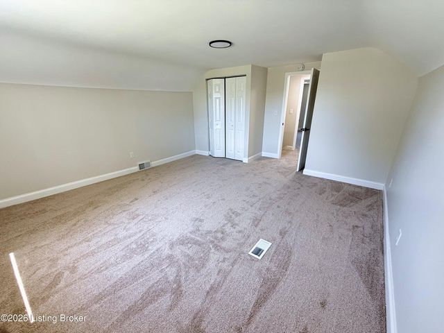 3639 Robin Dr, Louisville, KY 40216