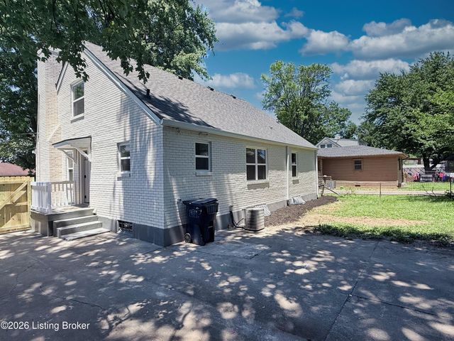 3639 Robin Dr, Louisville, KY 40216