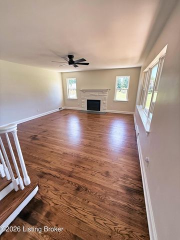 3639 Robin Dr, Louisville, KY 40216