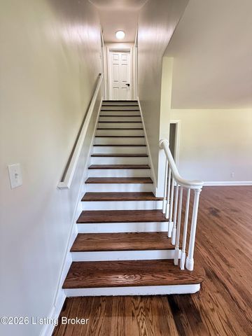 3639 Robin Dr, Louisville, KY 40216