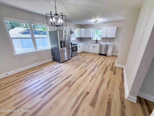 3639 Robin Dr, Louisville, KY 40216