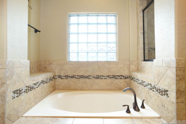 5102 THYMUS DR, San Antonio, TX 78245