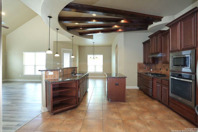 5102 THYMUS DR, San Antonio, TX 78245