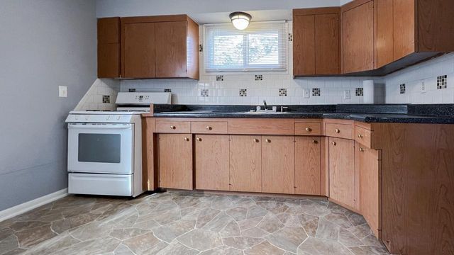 431 S 88th STREET, Milwaukee, WI 53214