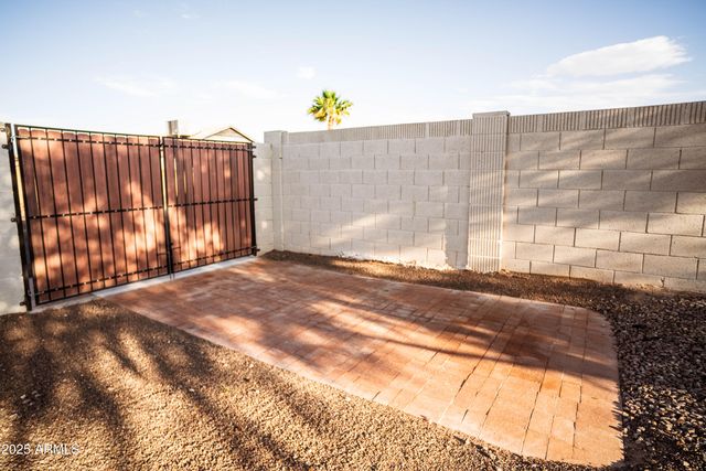 919 W LODGE Drive, Tempe, AZ 85283