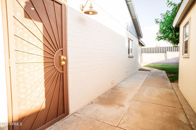 919 W LODGE Drive, Tempe, AZ 85283