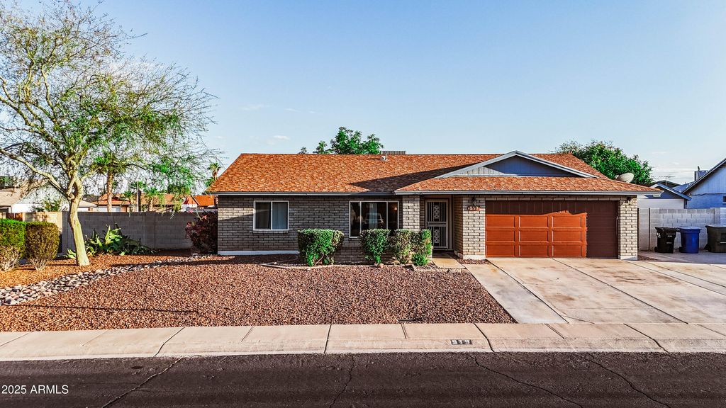 919 W LODGE Drive, Tempe, AZ 85283