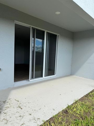 2582 OLYMPIC DR, Davenport, FL 33837