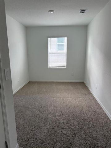 2582 OLYMPIC DR, Davenport, FL 33837