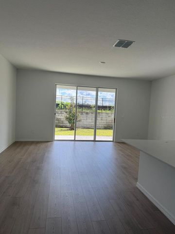 2582 OLYMPIC DR, Davenport, FL 33837