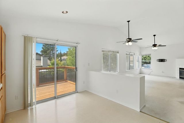 9510 Village Tree Dr, Elk Grove, CA 95758