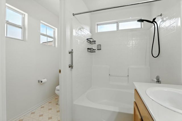 9510 Village Tree Dr, Elk Grove, CA 95758