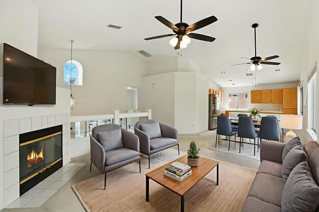 9510 Village Tree Dr, Elk Grove, CA 95758