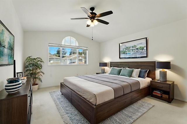 9510 Village Tree Dr, Elk Grove, CA 95758