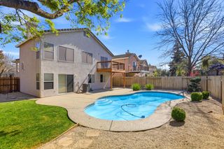 9510 Village Tree Dr, Elk Grove, CA 95758